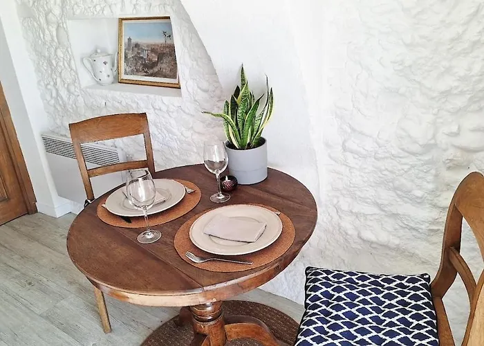 Le Petit Olivier Apartment